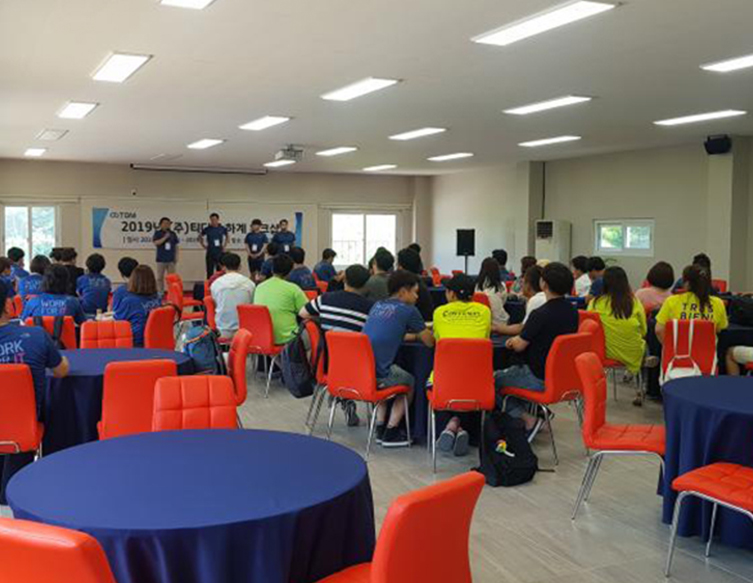 ���� ���̳���